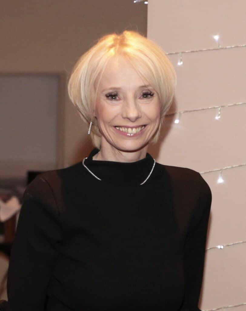  Karen Chambers image